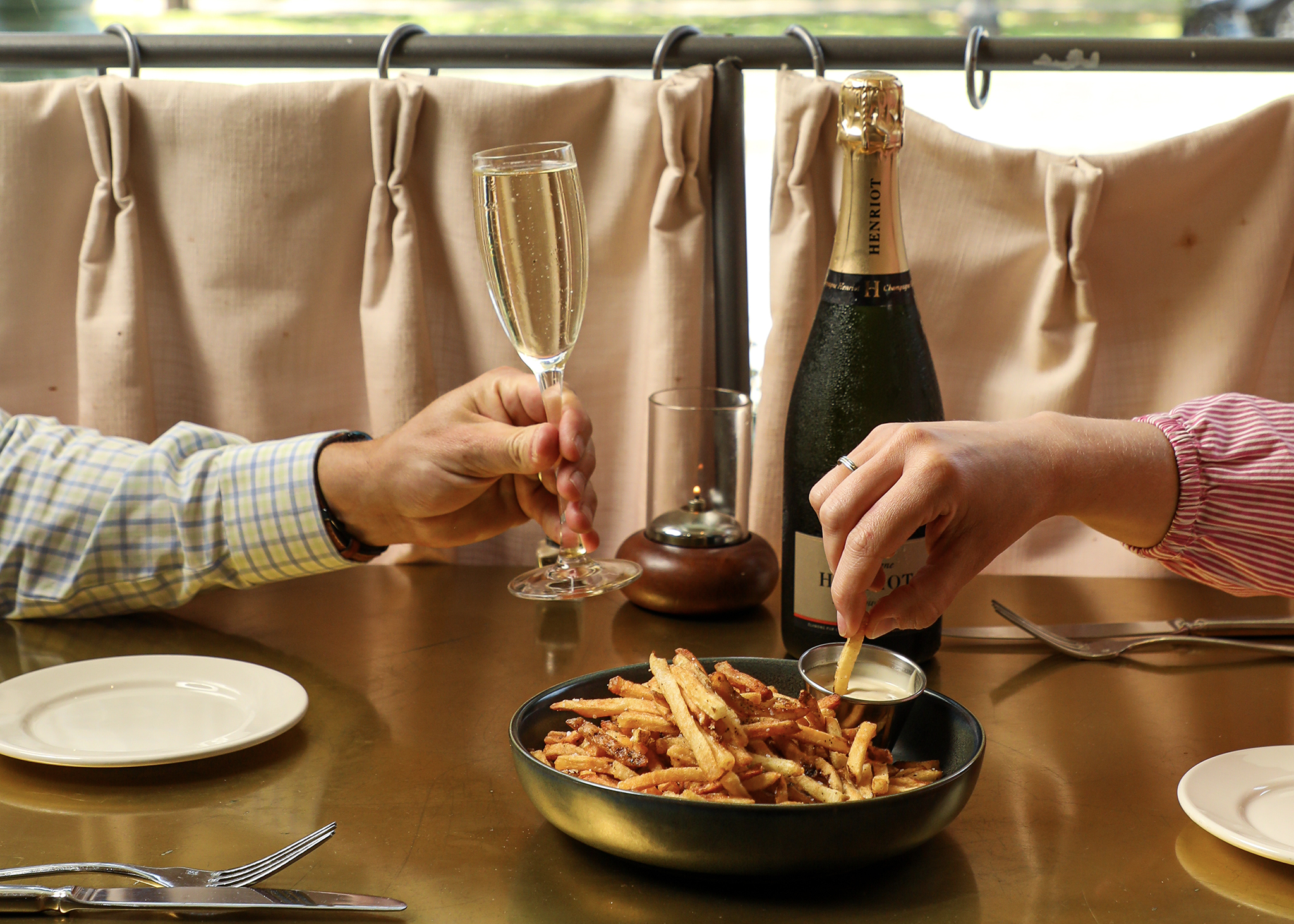 Fizz & Frites at Happy Hour! Accompanying Image